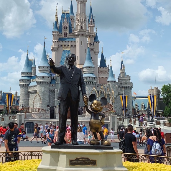 Meet your Posher, Gillian - Picture 1 of 2